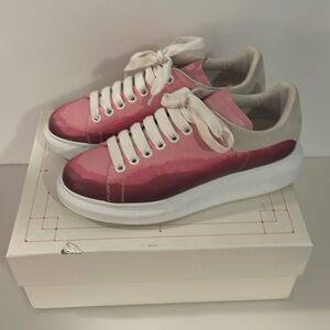 Women’s Alexander McQueens Size 10